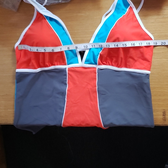 *Plus Size* 🏊♀️🤽♀️🏄♀️Orange Swimsuit/Bathingsuits - Picture 7 of 8